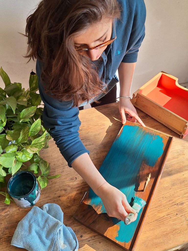 Eleonora fondatrice di mobiletti, si occupa di restyling e redesign di mobili vintage.