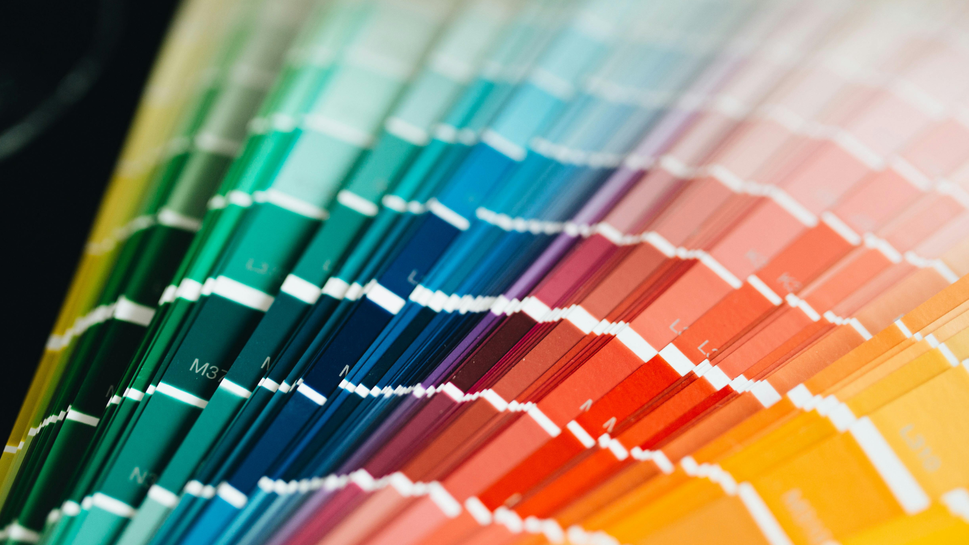 Come scegliere il colore perfetto per trasformare un mobile vintage